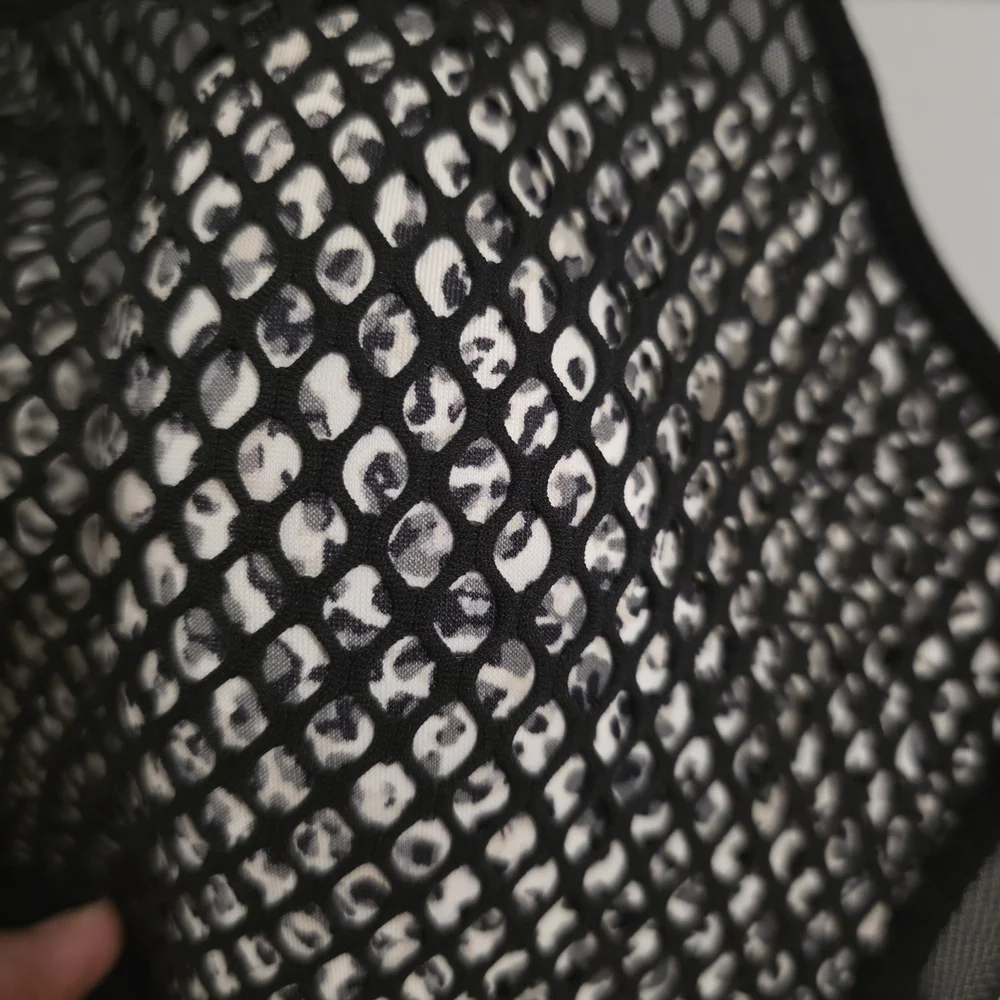 Victoria’s Secret Mesh Sports Bra 34D Black White Sheer Strappy Bra - Picture 3 of 9